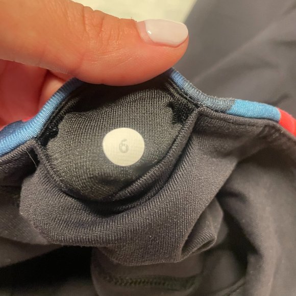 Lululemon Gather & Crow Crop - Picture 5 of 5